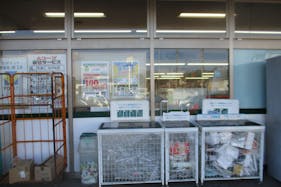 【Aコープ松井田店】食物販やプロモーションに利用可能な店頭軒下スペース