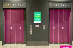 【イオンモール Nagoya Noritake Garden】モール内広告 エレベーター扉