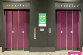 【イオンモール Nagoya Noritake Garden】モール内広告 エレベーター扉