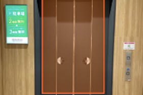 【イオンモール Nagoya Noritake Garden】モール内広告 エレベーター扉