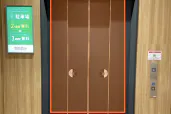 【イオンモール Nagoya Noritake Garden】モール内広告 エレベーター扉