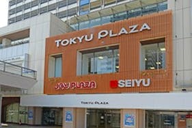 【東急プラザ新長田】「1F 南西出入口 」新長田一番商店街方面の出入口横!ポップアップストアやPRイベントに最適な視認性の高いイベントスペース