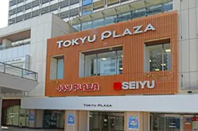 【東急プラザ新長田】「1F 南西出入口 」新長田一番商店街方面の出入口横!ポップアップストアやPRイベントに最適な視認性の高いイベントスペース