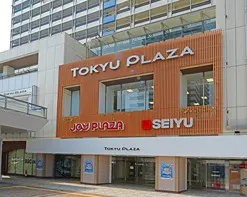 【東急プラザ新長田】「1F 南西出入口 」新長田一番商店街方面の出入口横!ポップアップストアやPRイベントに最適な視認性の高いイベントスペース