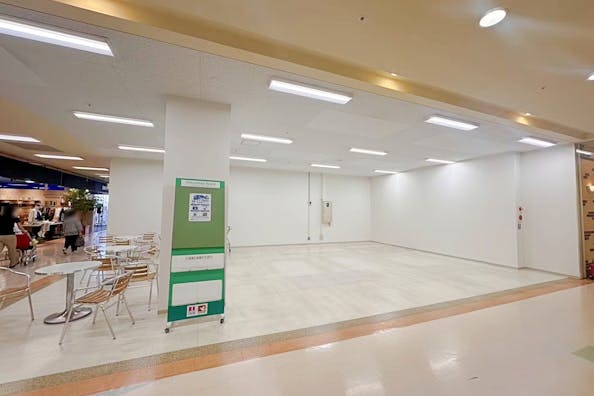 【ショッピングシティベル】食やファッション、インテリア等ポップアップに最適な商業施設1階食品エリア付近にあるイベントスペース
