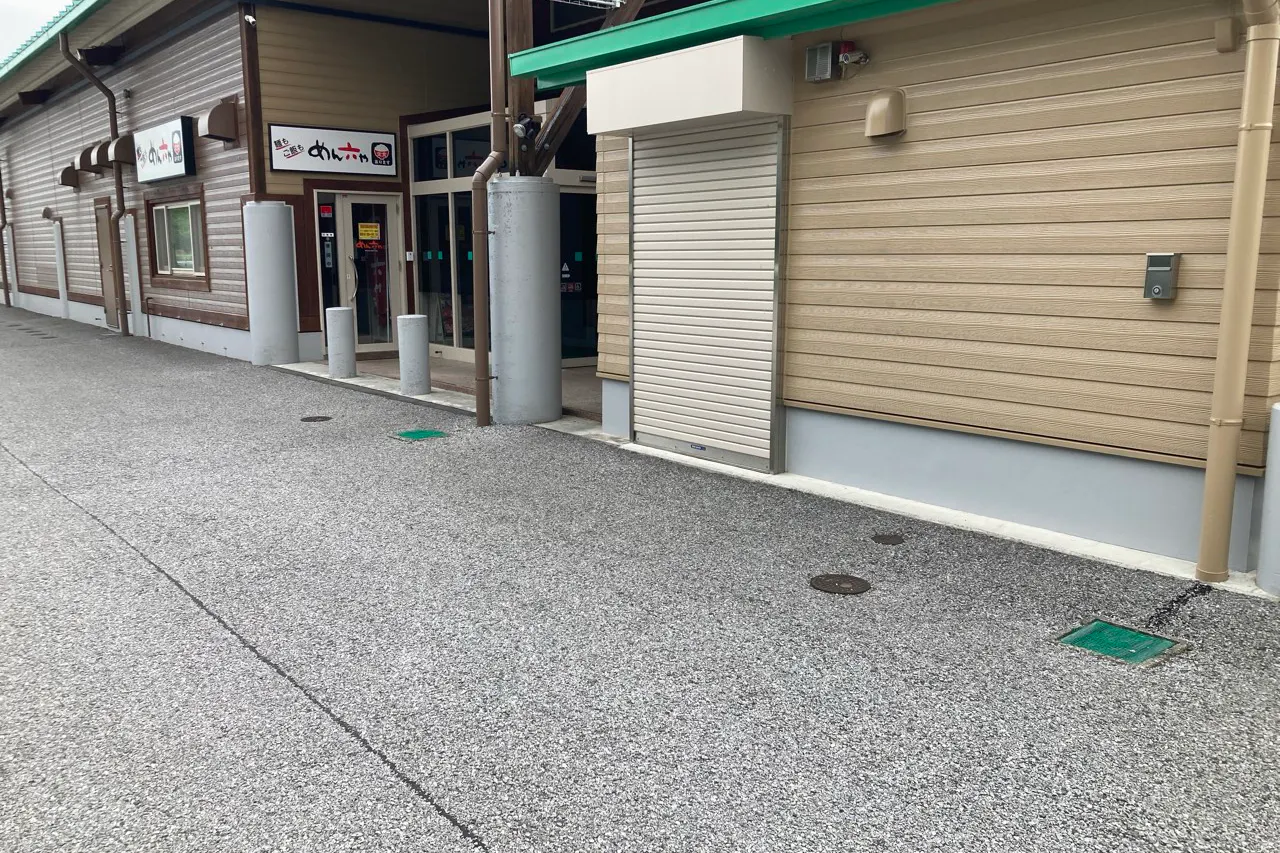 【ダイナム栃木今市店】キッチンカーや各種プロモーションイベントに最適なアミューズメント施設のイベントスペース(店舗食堂側)