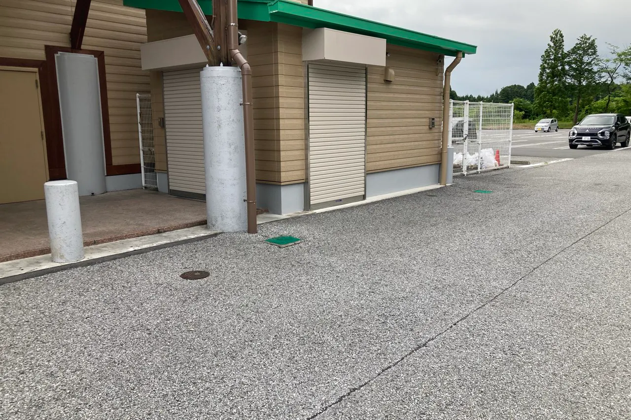 【ダイナム栃木今市店】キッチンカーや各種プロモーションイベントに最適なアミューズメント施設のイベントスペース(店舗食堂側)