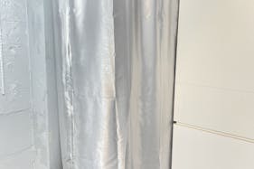 【原宿駅3分】50人以上の行列対応可能。ポップアップストアや展示会、プロモーションイベントに最適な竹下通り付近路面ガラス張りで視認性の高い店舗貸しスペース