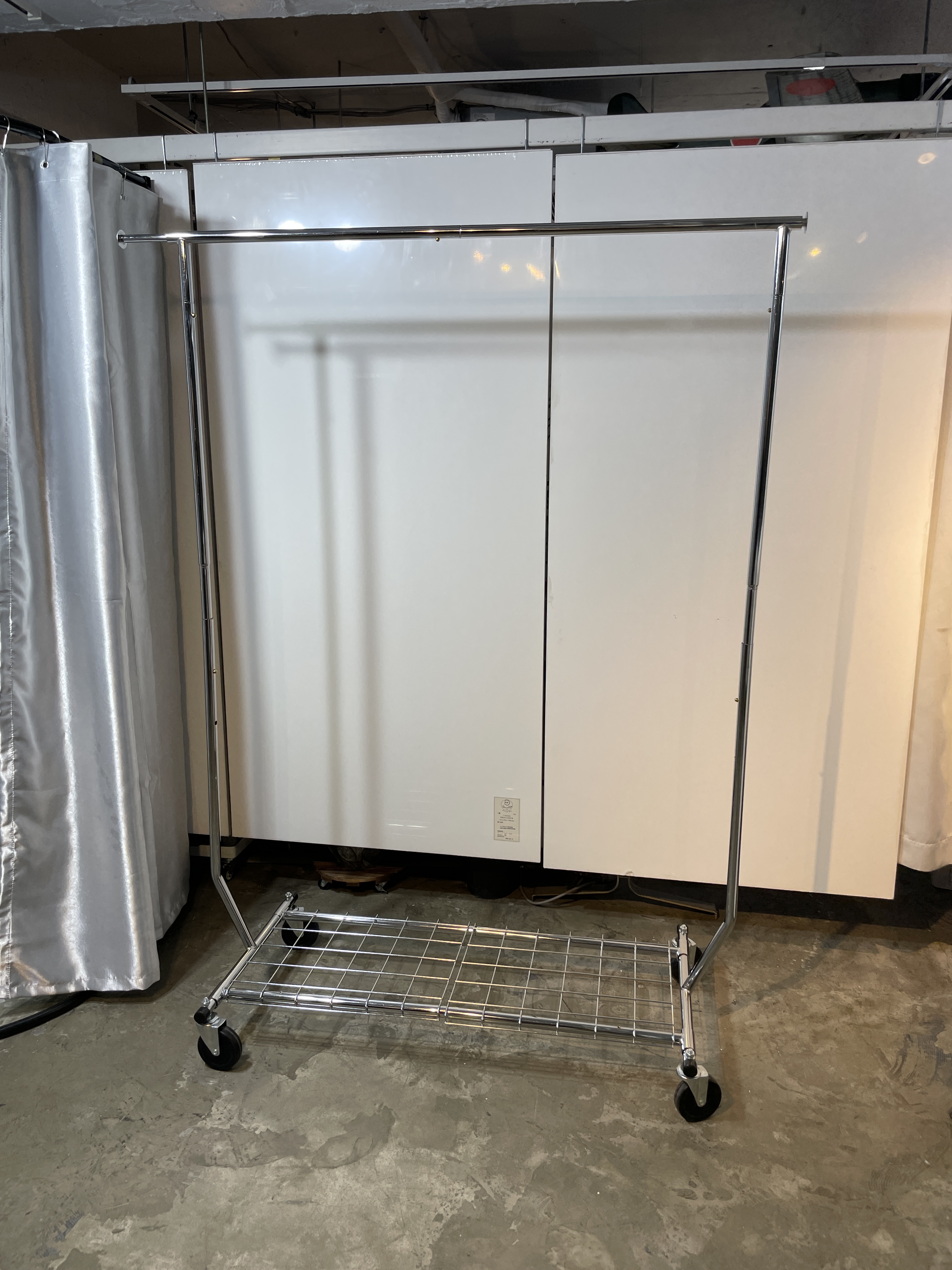 【原宿駅3分】50人以上の行列対応可能。ポップアップストアや展示会、プロモーションイベントに最適な竹下通り付近路面ガラス張りで視認性の高い店舗貸しスペース