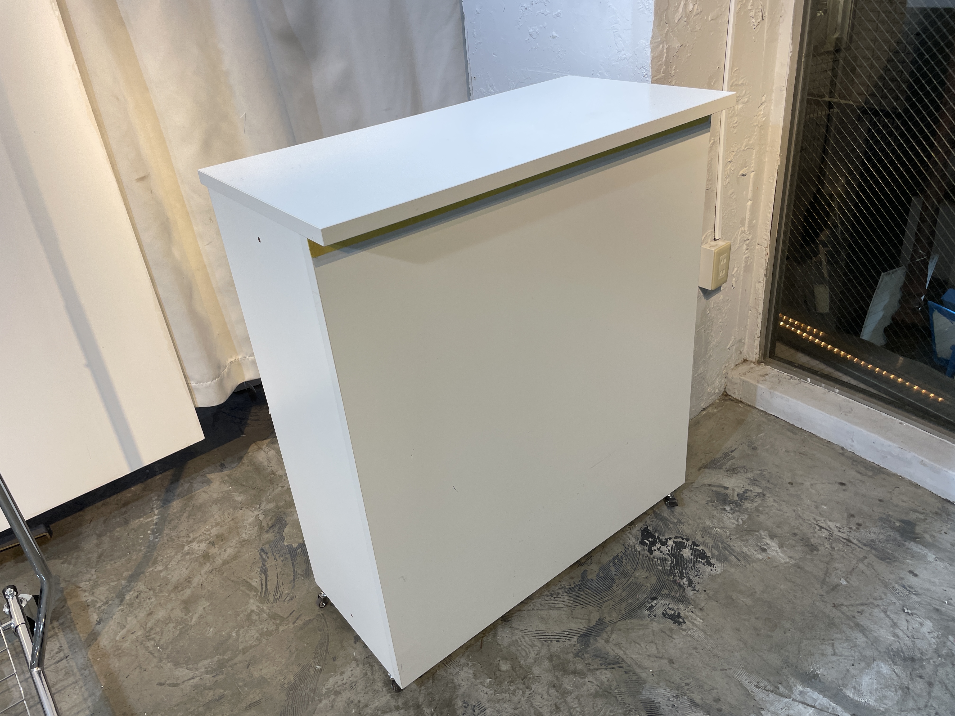 【原宿駅3分】50人以上の行列対応可能。ポップアップストアや展示会、プロモーションイベントに最適な竹下通り付近路面ガラス張りで視認性の高い店舗貸しスペース