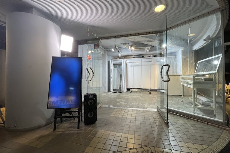 サイネージ、スピーカー有り