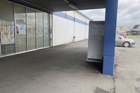 【スーパーセンタートライアル隼人店】キッチンカー出店限定/屋外 Ⓑキッチンカースペース【入口正面右側】