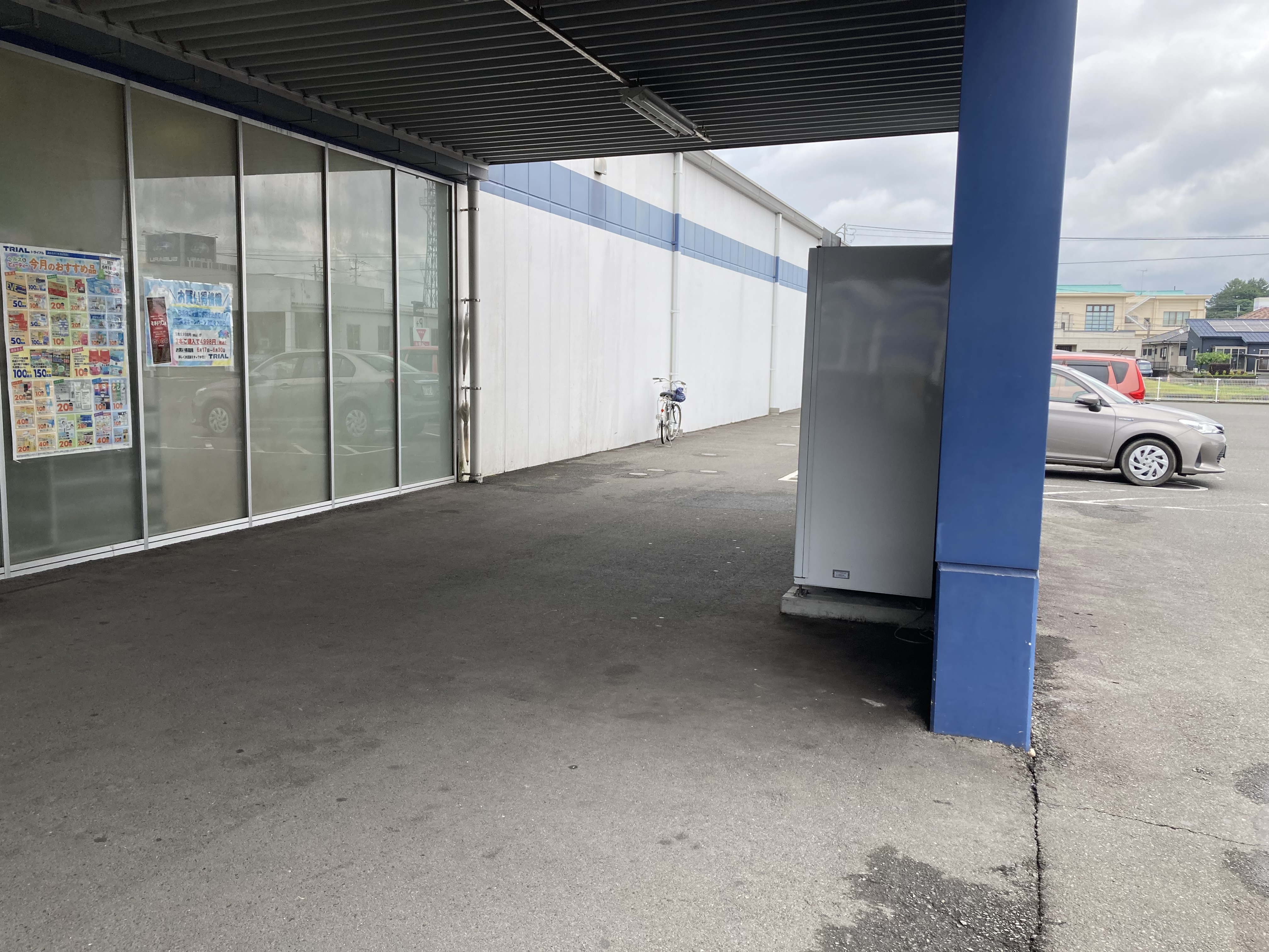 【スーパーセンタートライアル隼人店】キッチンカー出店限定/屋外　Ⓑキッチンカースペース【入口正面右側】