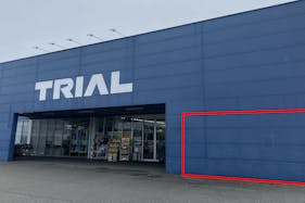 【スーパーセンタートライアル隼人店】キッチンカー出店限定/屋外 Ⓑキッチンカースペース【入口正面右側】