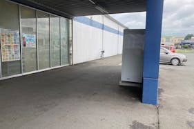 【スーパーセンタートライアル隼人店】キッチンカー出店限定/屋外 Ⓑキッチンカースペース【入口正面右側】