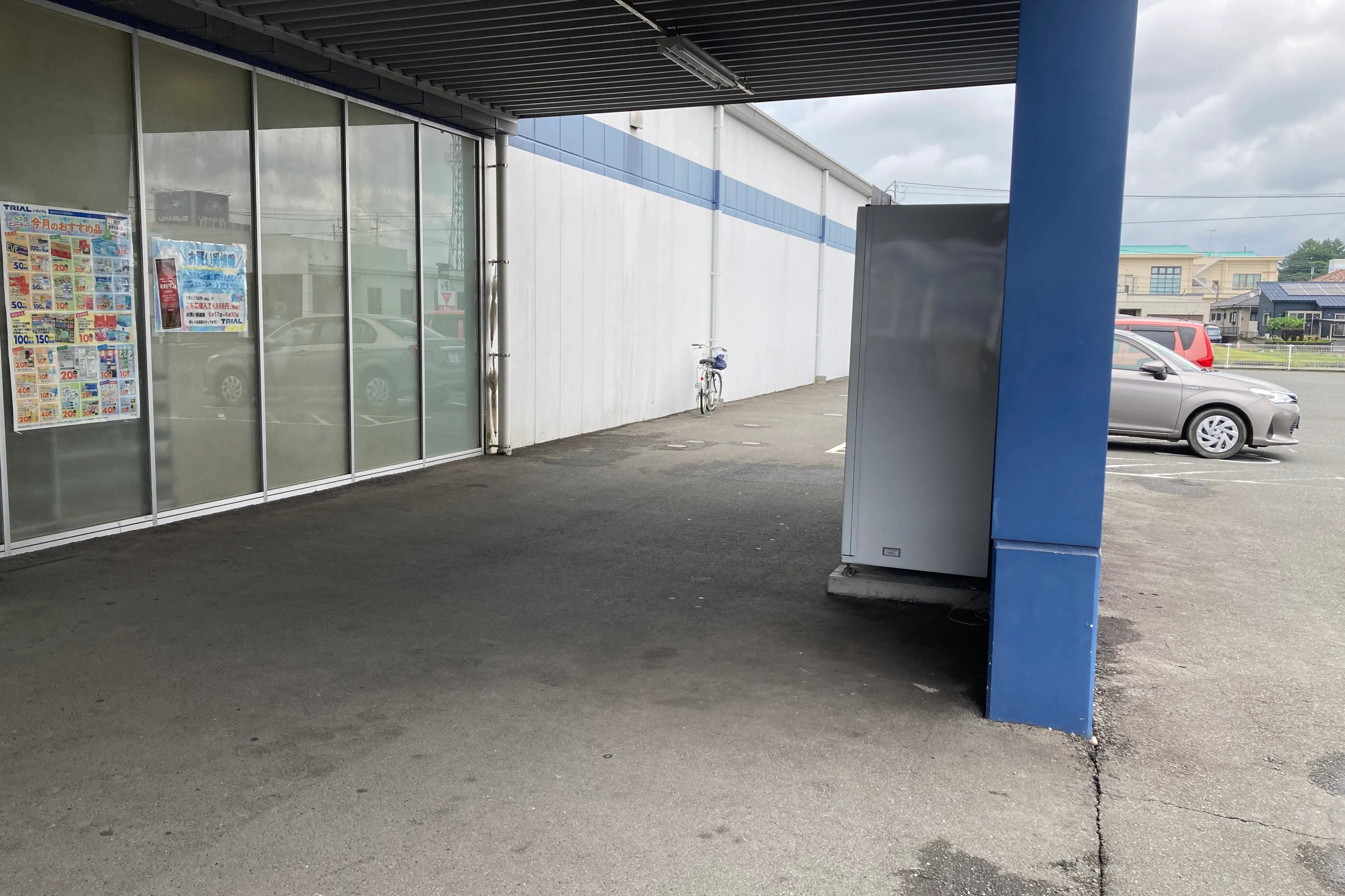【スーパーセンタートライアル隼人店】キッチンカー出店限定/屋外 Ⓑキッチンカースペース【入口正面右側】