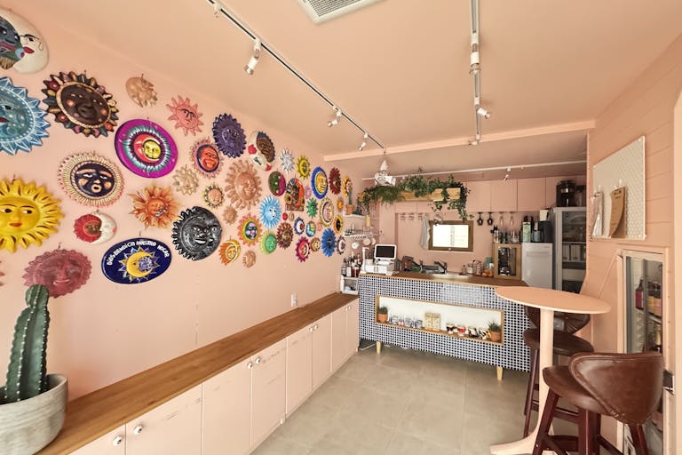 【三軒茶屋駅徒歩5分】ポップアップストアやプロモーションに適した三軒茶屋の商店街内の路面スペースの画像1