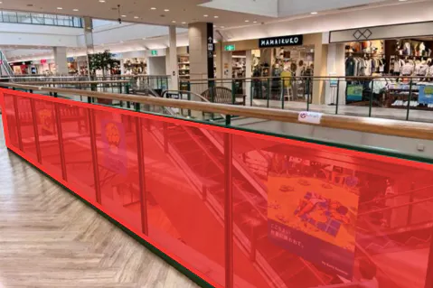 【イオンモール秋田】モール内広告 館内通路 吹き抜けガラス面