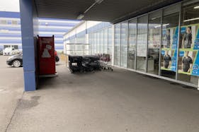 【スーパーセンタートライアル隼人店】キッチンカー出店限定/屋外 Ⓐキッチンカースペース【入口正面左側】