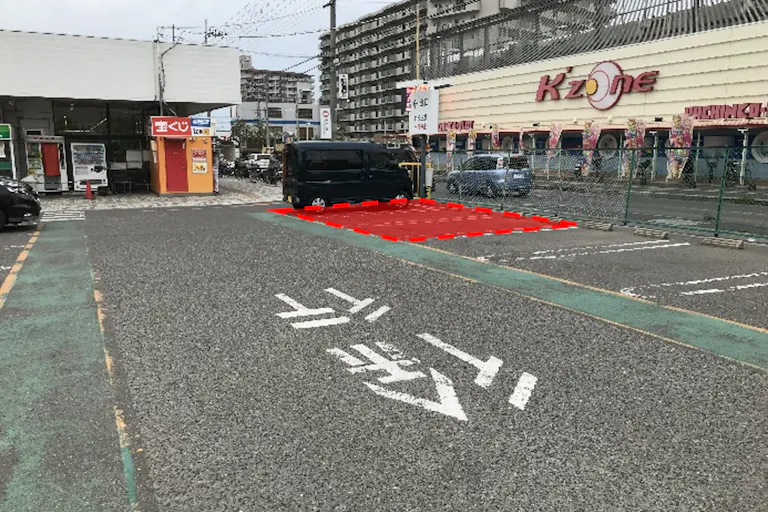 【西友 堺福田店】屋外駐車場 プロモーション用途やキッチンカー、物販、食物販のポップアップストアに最適なスーパー屋外軒先の催事イベントスペースの画像1