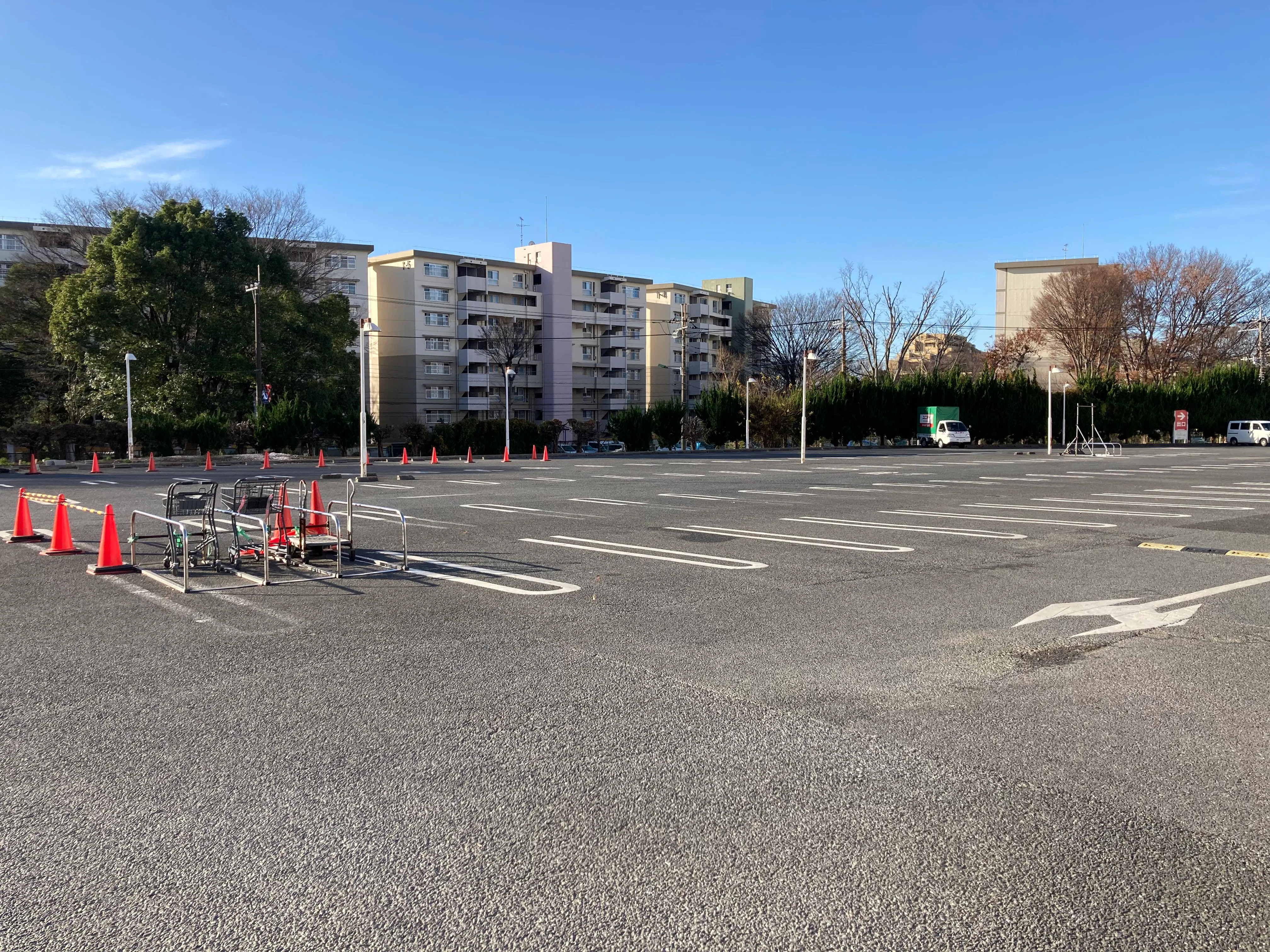 【ユニディ松戸ときわ平店】屋外駐車場①　キッチンカーの出店に最適な屋外駐車場の催事イベントスペース