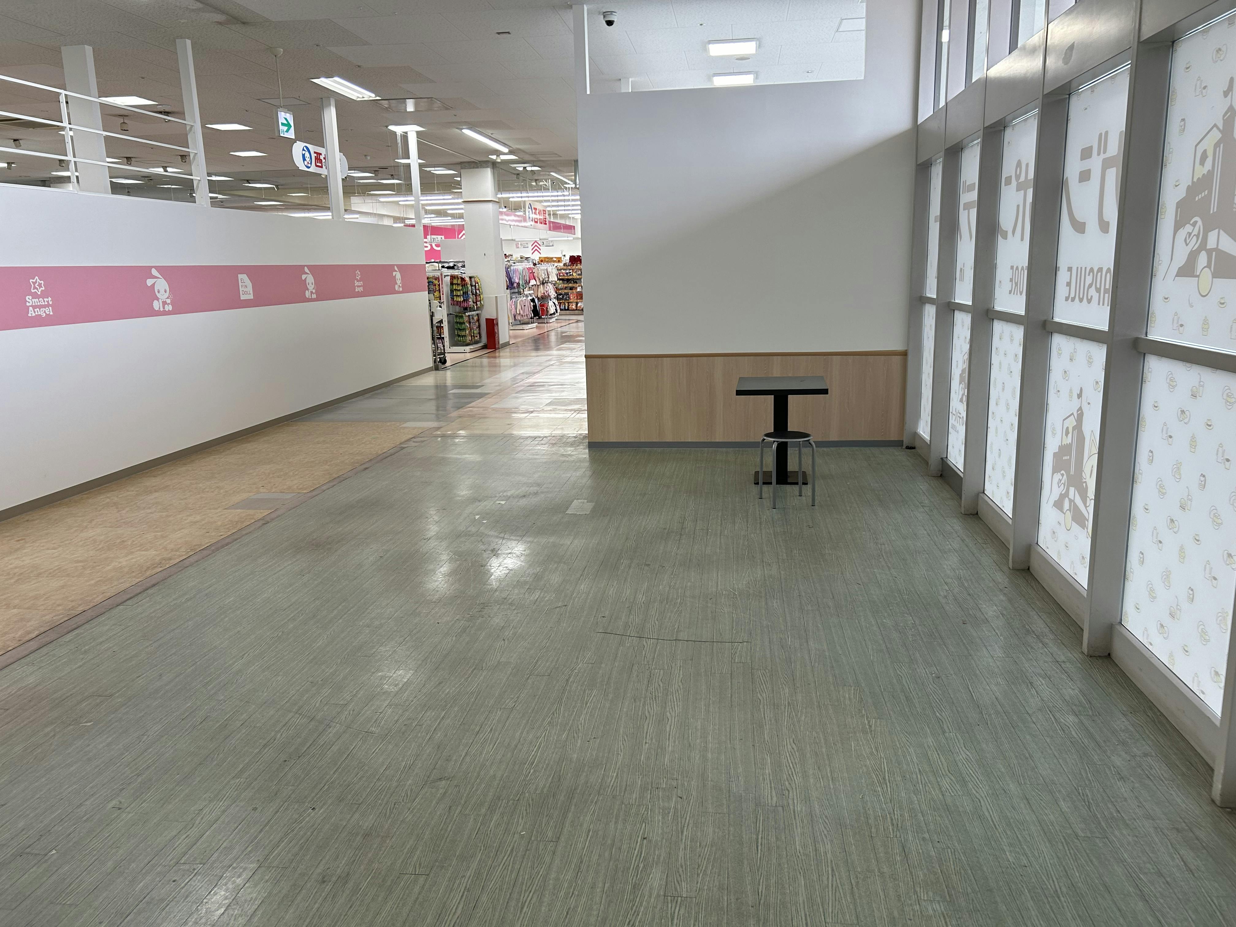 【メガセンタートライアル善通寺店】商品販売・販促プロモーションで利用可能な西松屋 横のイベントスペース ※買取催事NGの画像