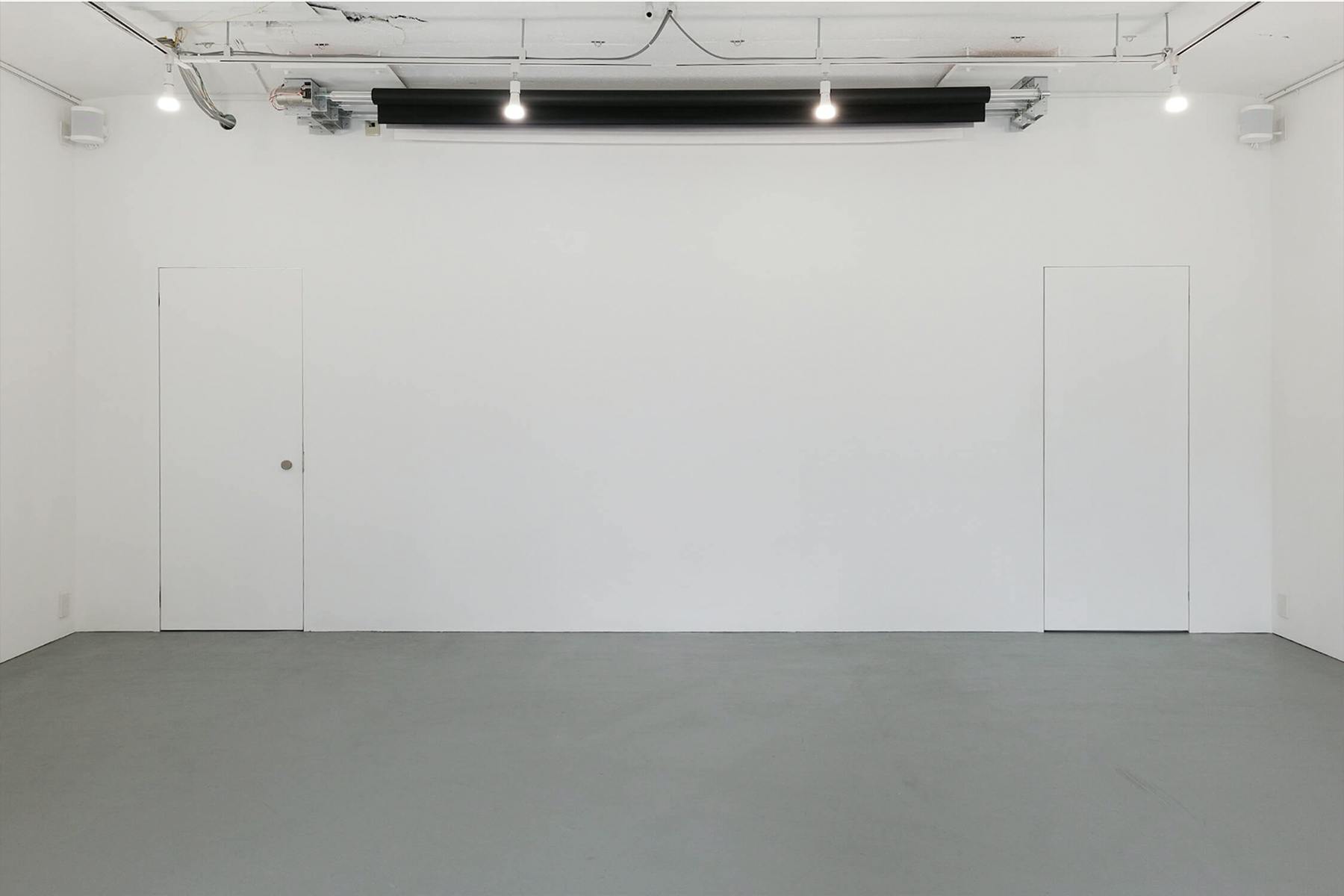 【乃木坂駅6分】 各種ポップアップストアや展示販売会に最適なガラス張りで視認性の高い白基調の路面スペース