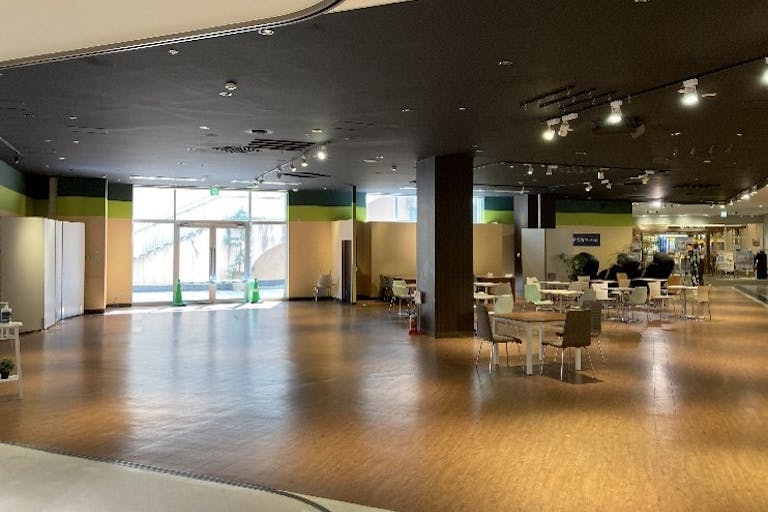 【トナリエつくばスクエア】セールスプロモーションや大型のイベントに適したつくば駅から本施設の入り口導線上に位置し通行量の多いイベントスペースの画像4