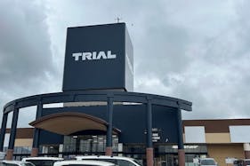 【メガセンタートライアル善通寺店】キッチンカー(調理営業)出店限定/屋外スペース※電源準備中