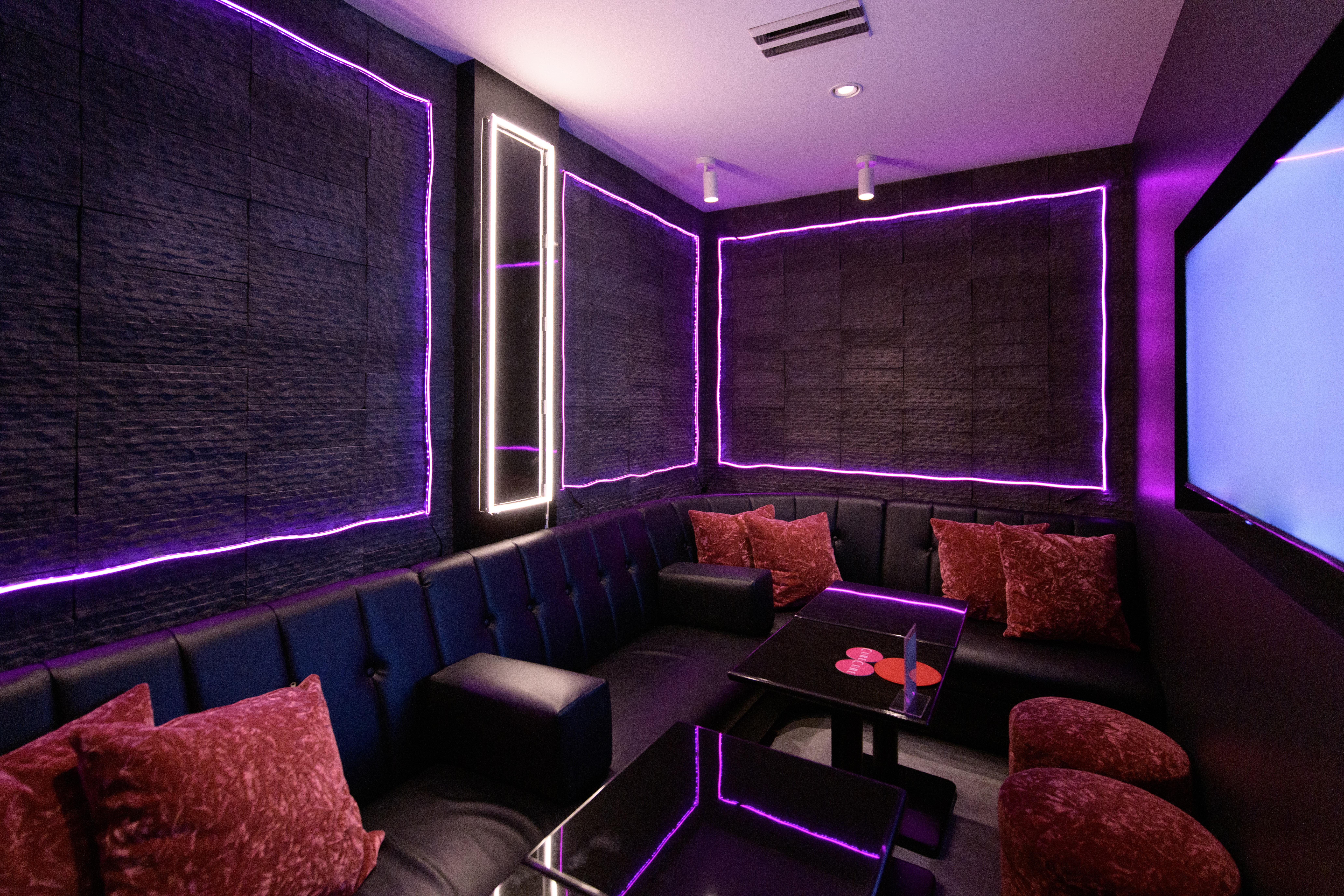 【東新宿駅5分】ロケや撮影に最適な新宿歌舞伎町にあるピンクとホワイトの照明が印象的なイベントスペースの画像8