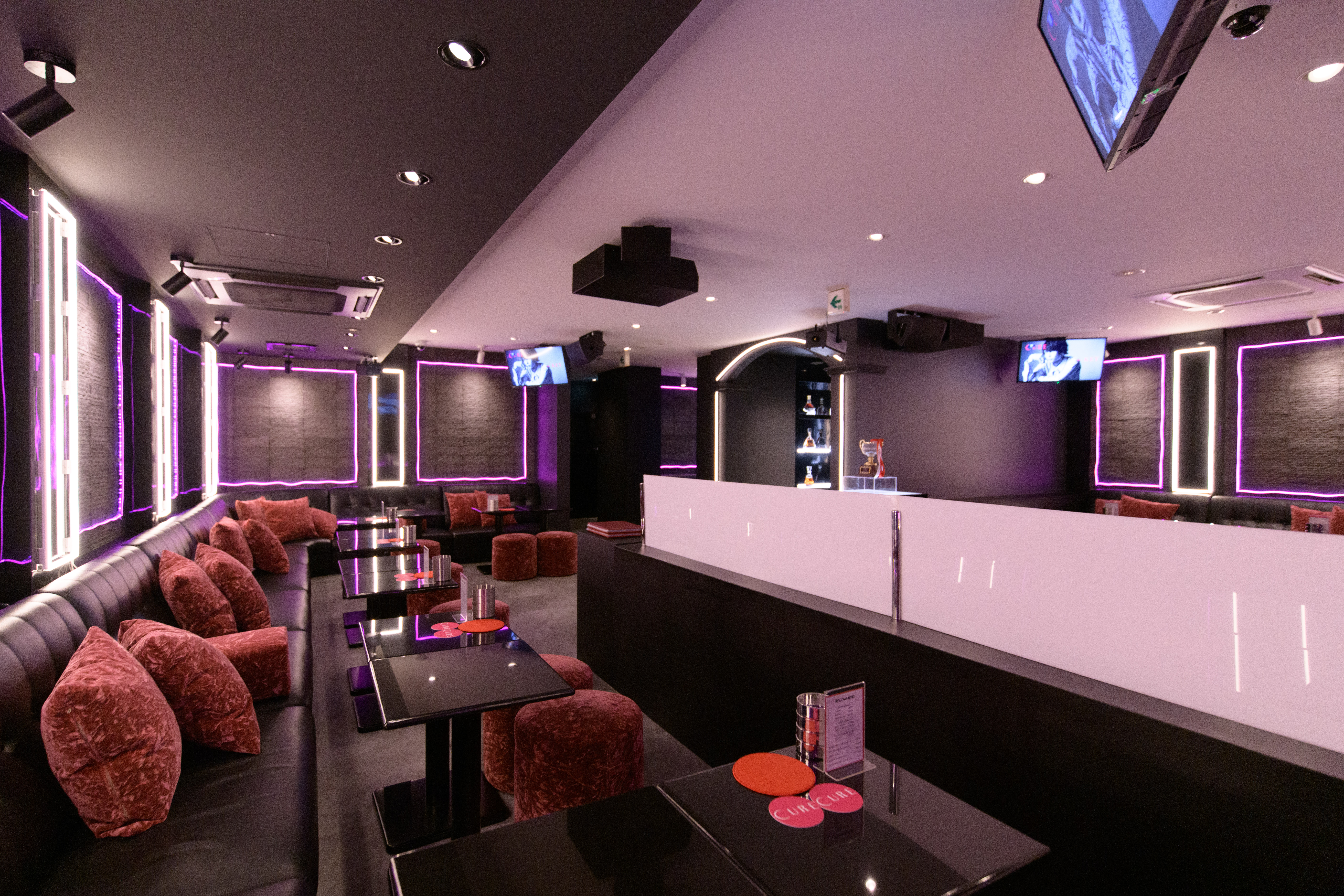 【東新宿駅5分】ロケや撮影に最適な新宿歌舞伎町にあるピンクとホワイトの照明が印象的なイベントスペースの画像9