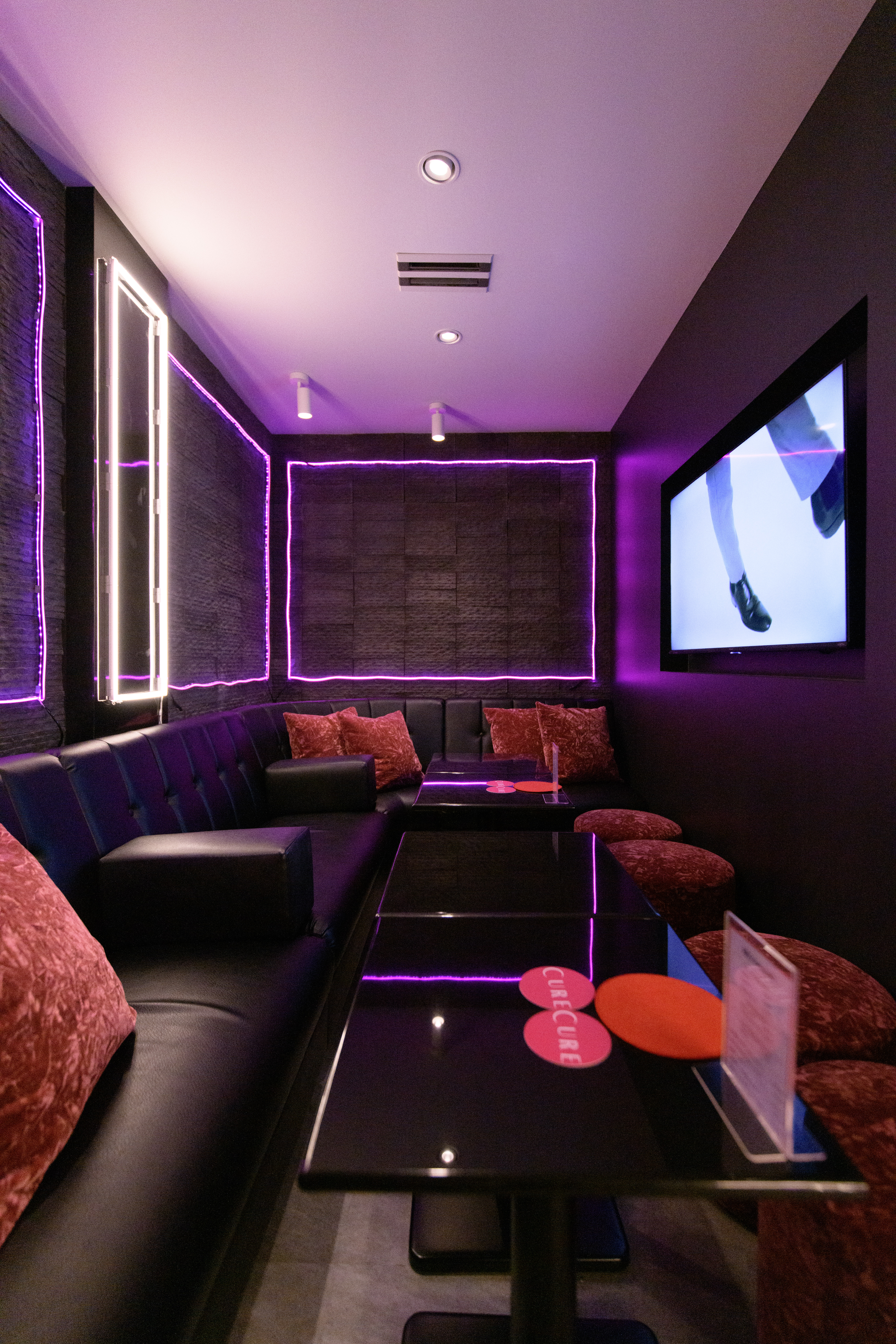 【東新宿駅5分】ロケや撮影に最適な新宿歌舞伎町にあるピンクとホワイトの照明が印象的なイベントスペースの画像11