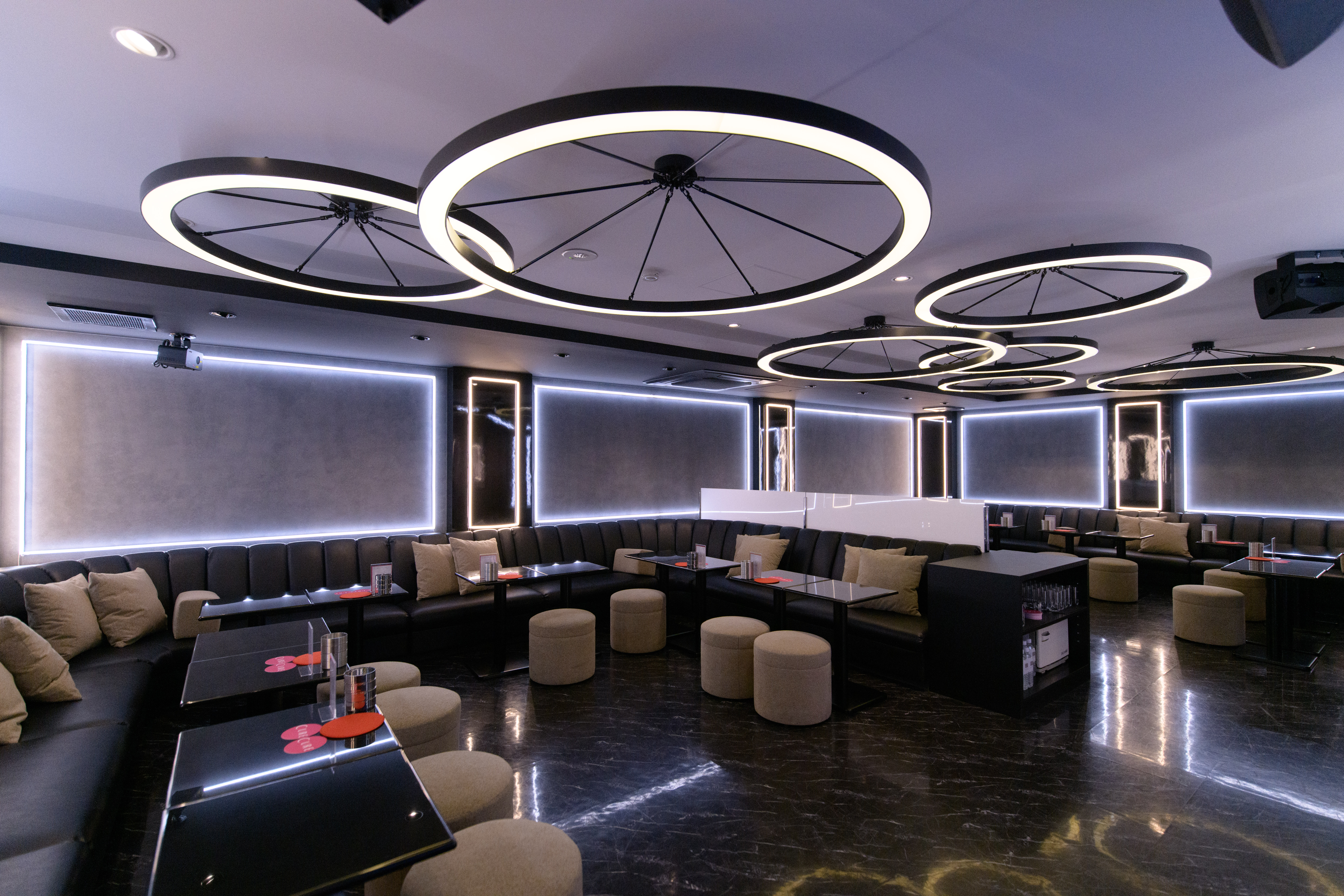 【東新宿駅5分】ロケや撮影に最適な新宿歌舞伎町にあるピンクとホワイトの照明が印象的なイベントスペースの画像14