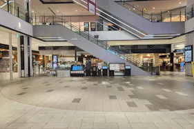 【イオンモール京都桂川】1階 川の広場