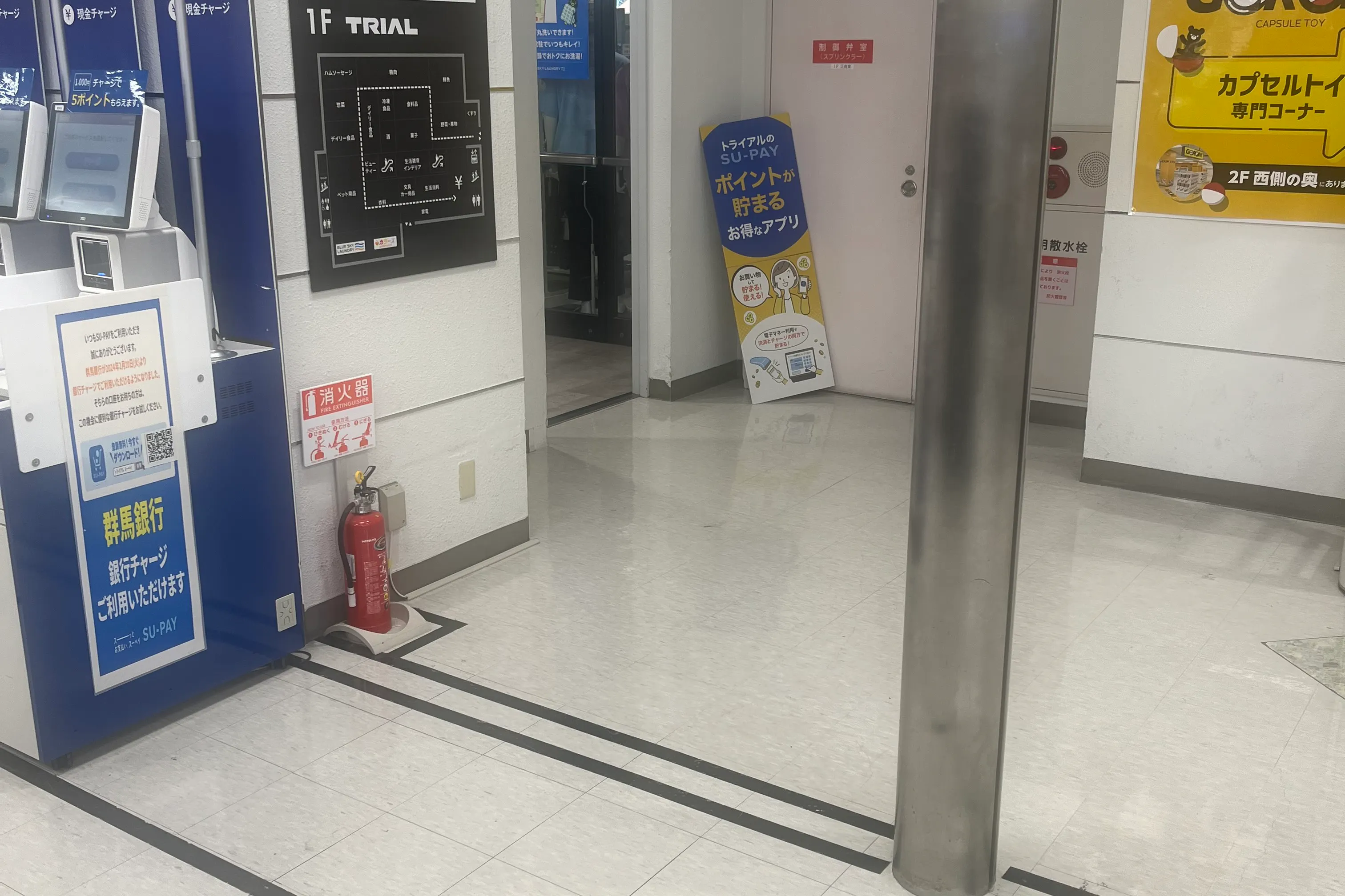 【メガセンタートライアル伊勢崎中央店】③食物販や出張販売に適したエレベーター横スペース(1階東側メイン出入口)