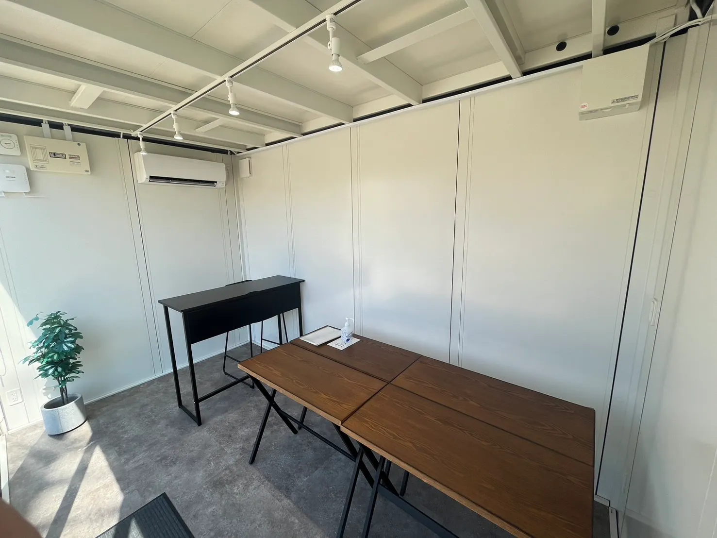 【牧駅15分】自主企画マルシェやポップアップストアに最適なお手頃価格のレンタルスペース「Shop」／敷地全体の貸切イベント開催も可能！