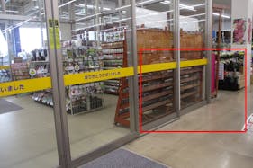 【サンデー矢本店】メインレジ前スペース 食物販やプロモーション等の出店に最適なホームセンター店内のイベントスペース