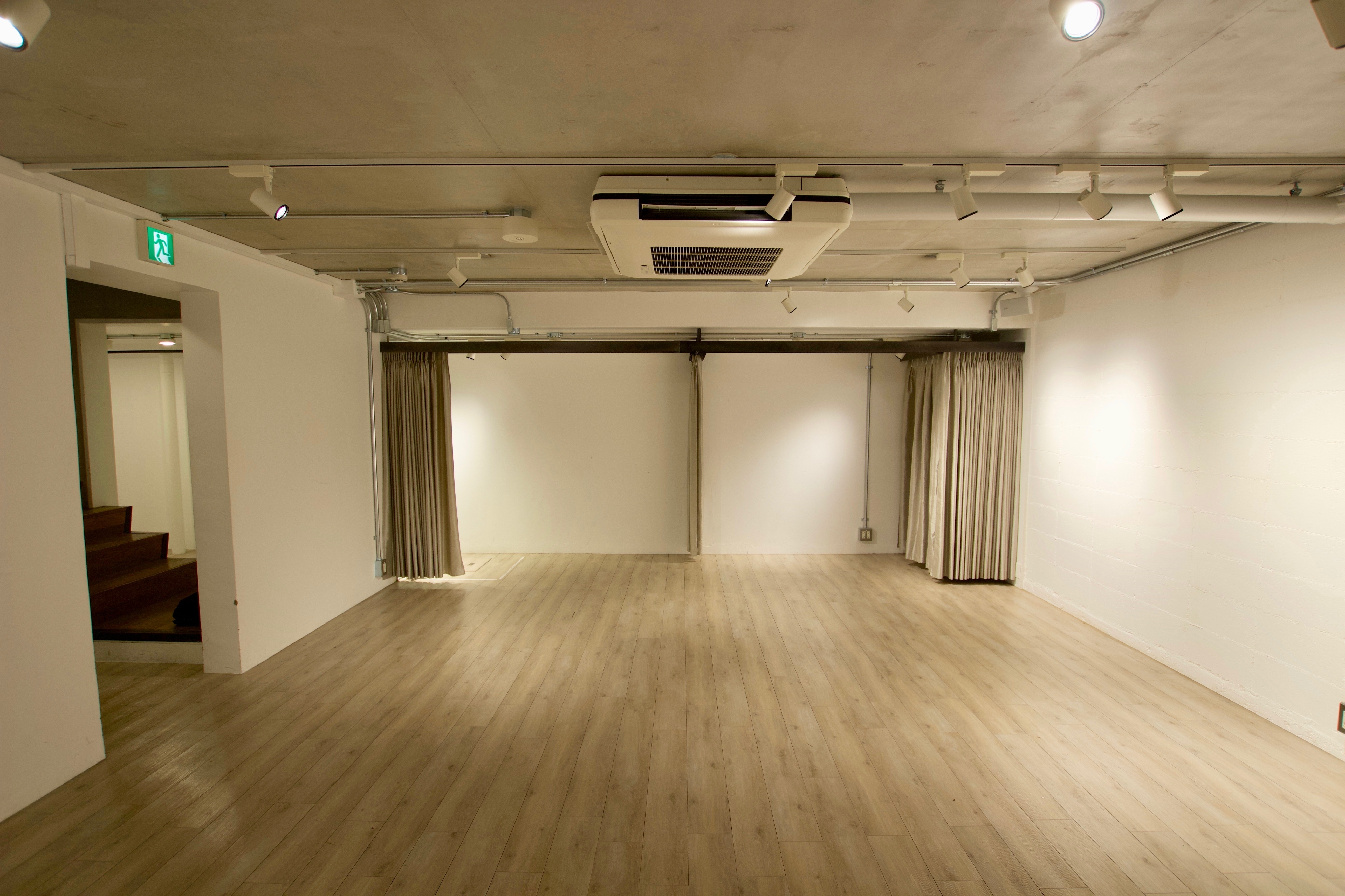 【表参道駅5分】展示会やポップアップストアに適した一軒家風のフレキシブルに使えるスペース(1F+2F)