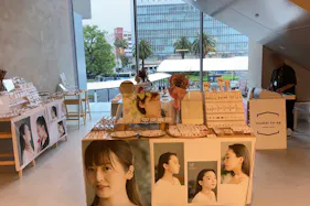 【アミュプラザみやざき】うみ館 ゆったりとした雰囲気で雑貨、サービスのポップアップやプロモーションに最適な3Fエスカレーター下のスペース