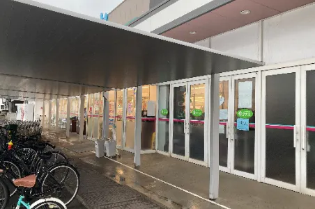 【アルク三田尻店】プロモーションイベントに最適なスーパーの店頭軒下イベントスペース