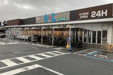 【アルク三田尻店】プロモーションイベントに最適なスーパーの店頭軒下イベントスペース