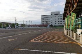 【ダイナム新潟東店】キッチンカーや各種プロモーションイベントでの出店に最適なアミューズメント施設のイベントスペース