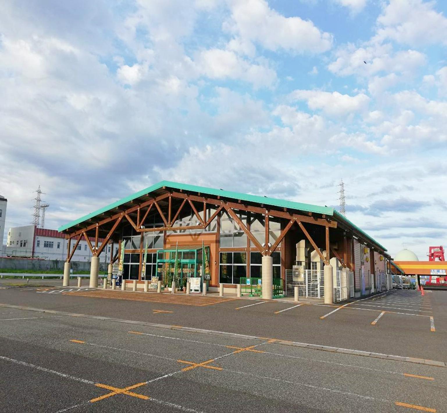 【ダイナム新潟東店】キッチンカーや各種プロモーションイベントでの出店に最適なアミューズメント施設のイベントスペース