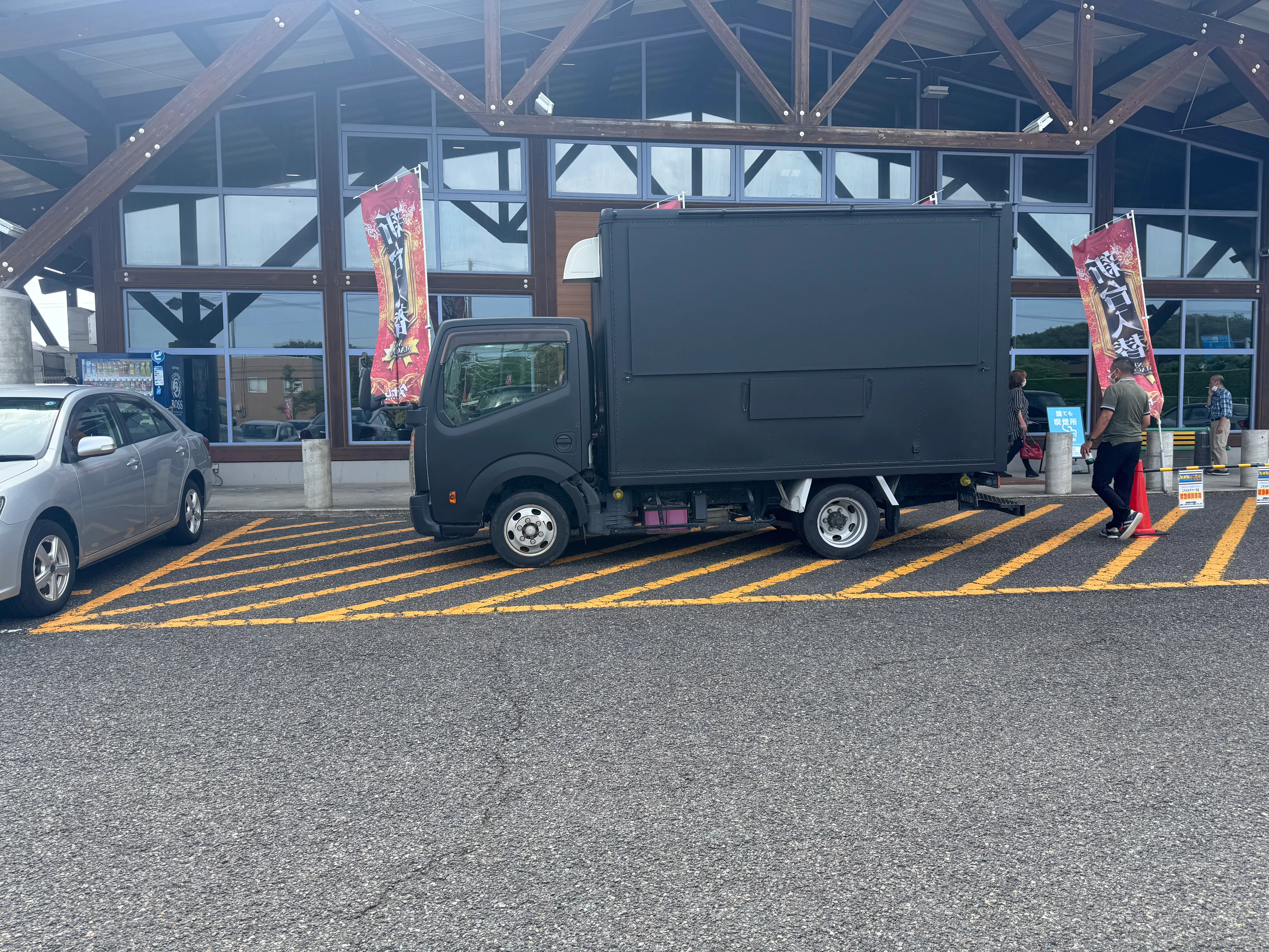 【ダイナム新潟東店】キッチンカーや各種プロモーションイベントでの出店に最適なアミューズメント施設のイベントスペース